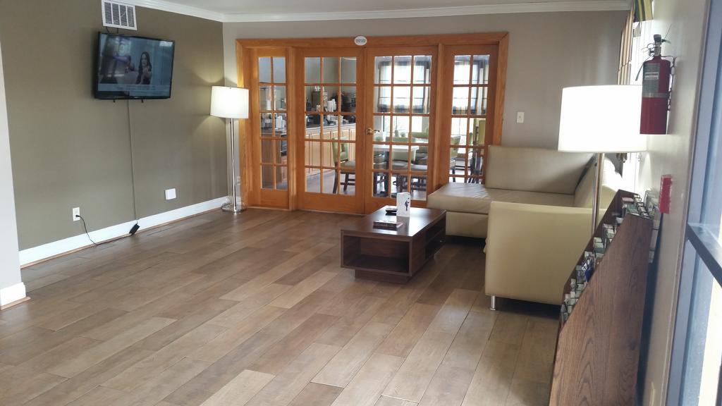 6 Opelousas, La Hotel