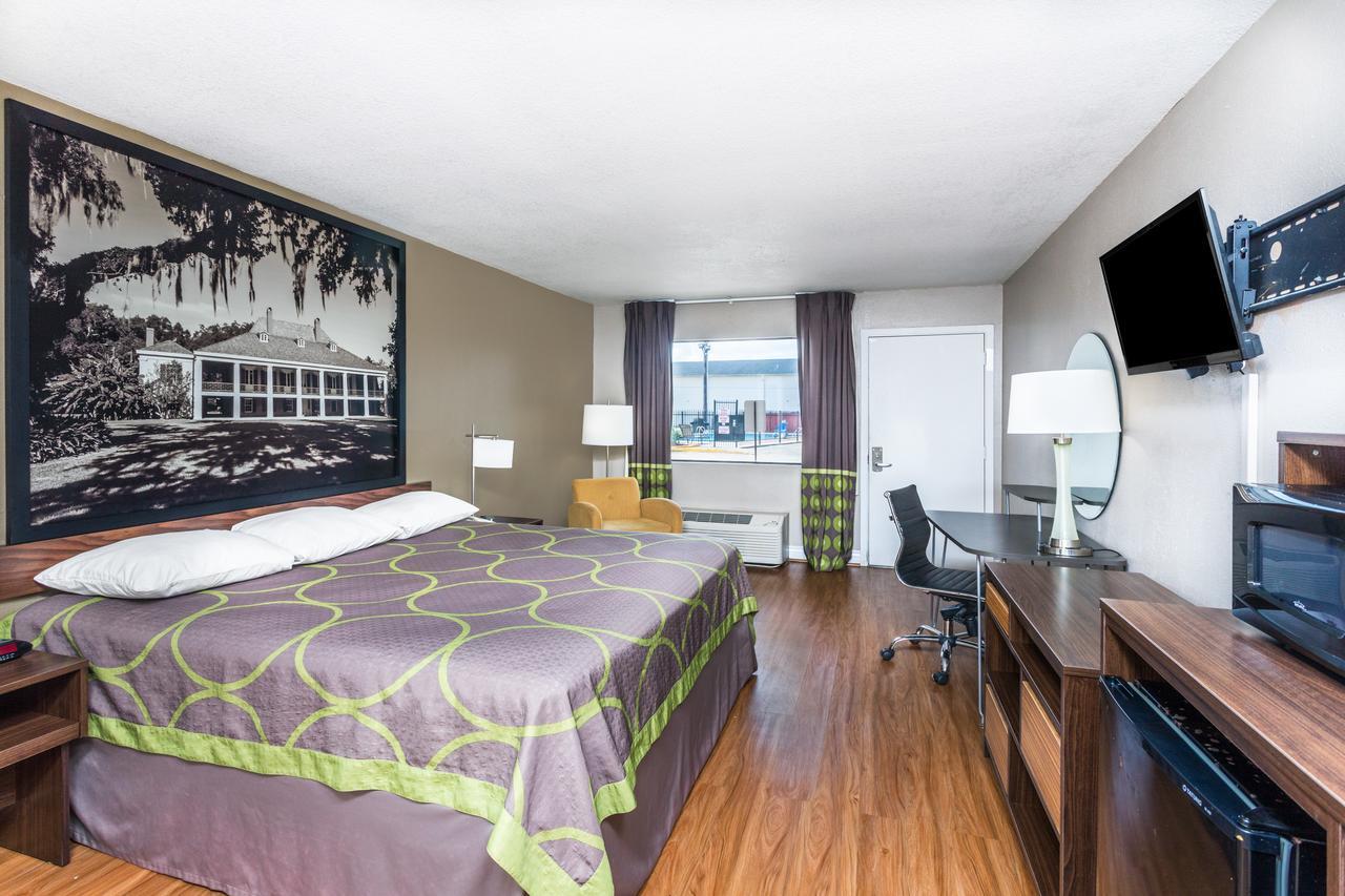 6 Opelousas, La Hotel Opelousas